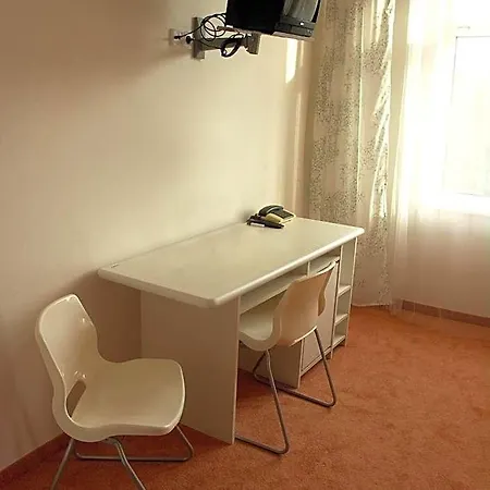 Hotel Saloon 3*