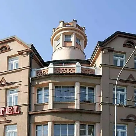 Hotel Saloon 3*