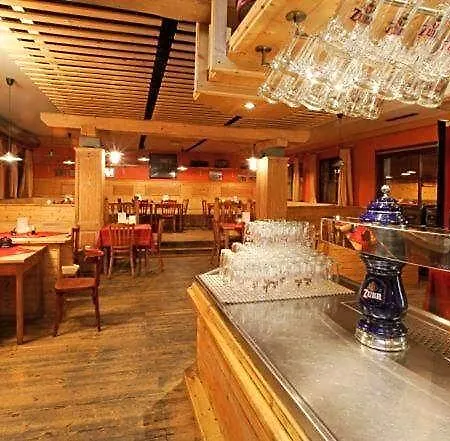 Saloon 3*