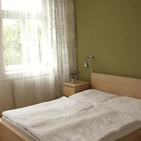 Hotel Saloon 3*