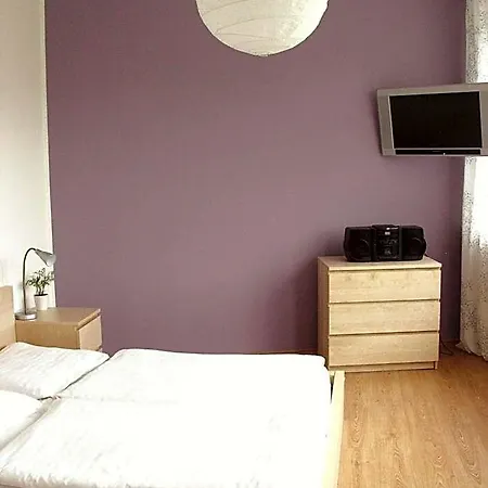 Saloon 3* Zlin