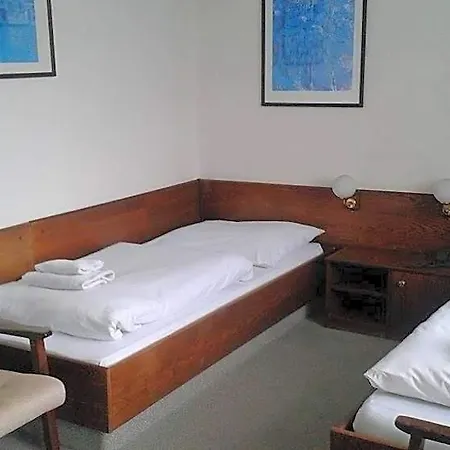 Hotel Saloon 3*