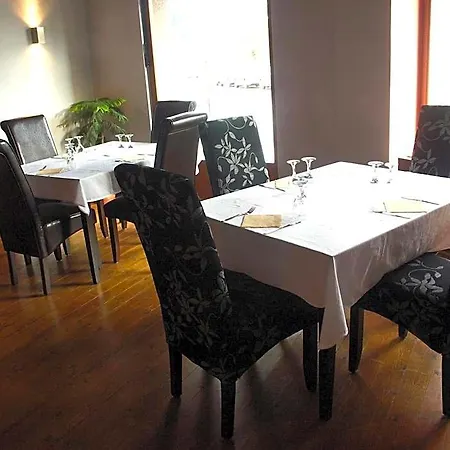 Saloon Hotel