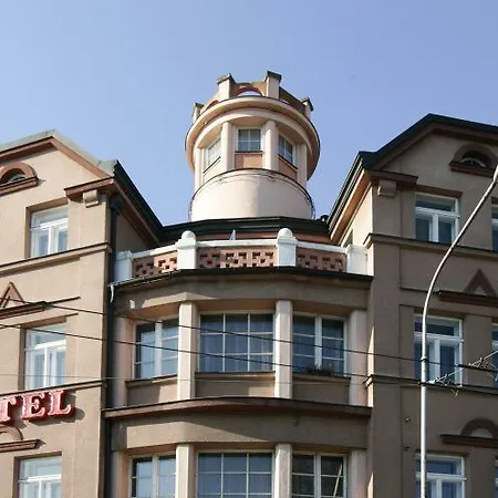 Hotel Saloon