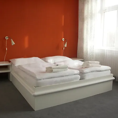 Hotel Saloon 3*