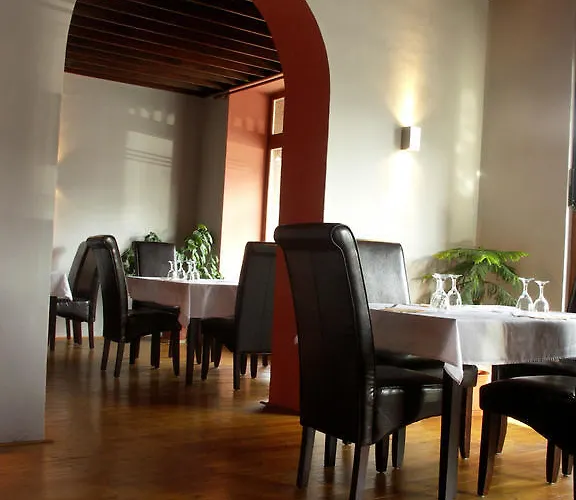 Hotel Saloon 3*